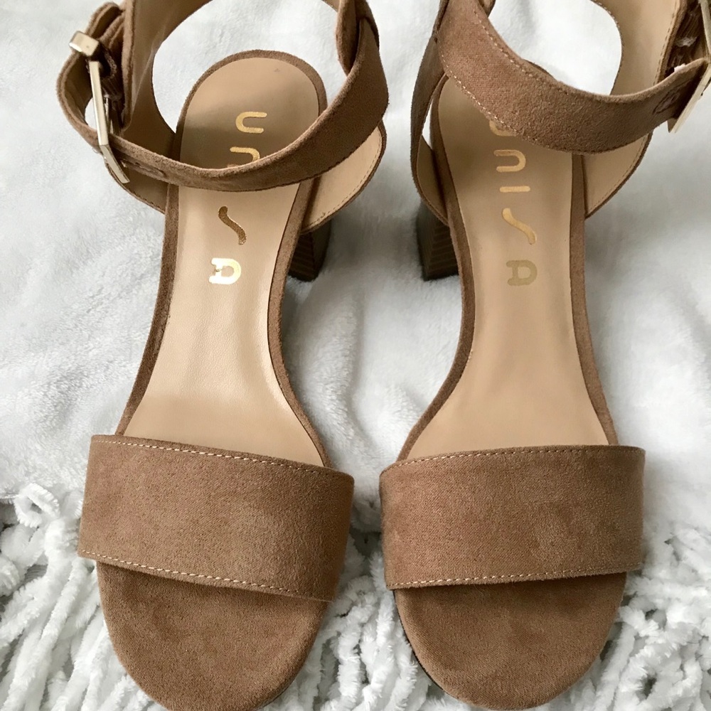 NEW! UNISA! Light Brown Strappy Heeled Sandals!